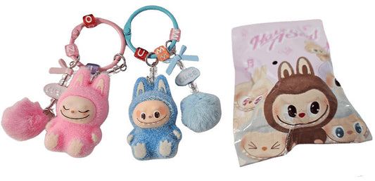 Labubu mintás kulcstartó, lógó díszekkel, többféle