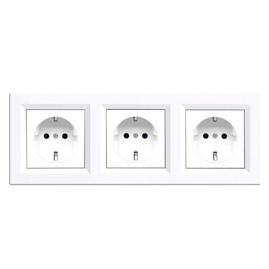 Nova III földelt dugalj fehér kerettel