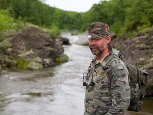 Sixtol LED siltes sapka B-CAP 25lm világítással, újratölthető, USB terepszínű