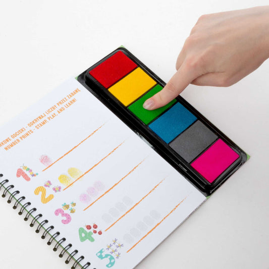 Színező füzet ujjfestéshez (22 színezhető lap, 8 oktató kártya, festékes szivacsok), állatos, Kidea