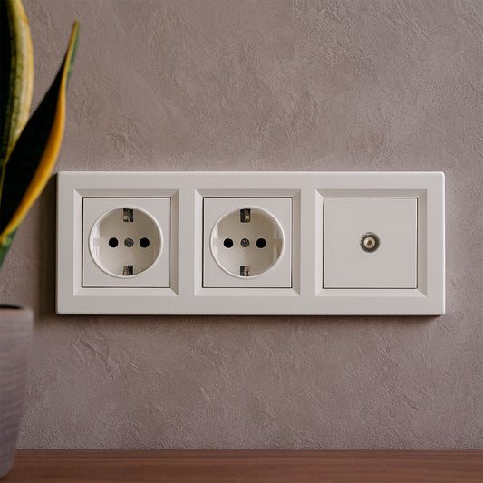 Nova III kettő dugalj TV csatlakozóval fehér kerettel